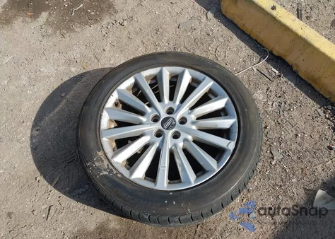 2019 Lincoln Mkc Standard z USA, uszkodzony, nr VIN 5LMCJ1C98KUL39779